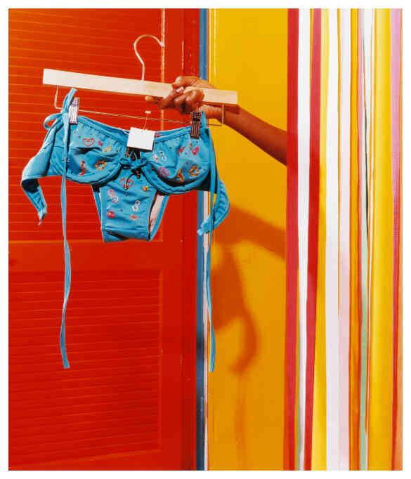 Estas son una de las prendas más delicadas que existen, por ello es importante hacer el respectivo lavado con agua templada y a mano.