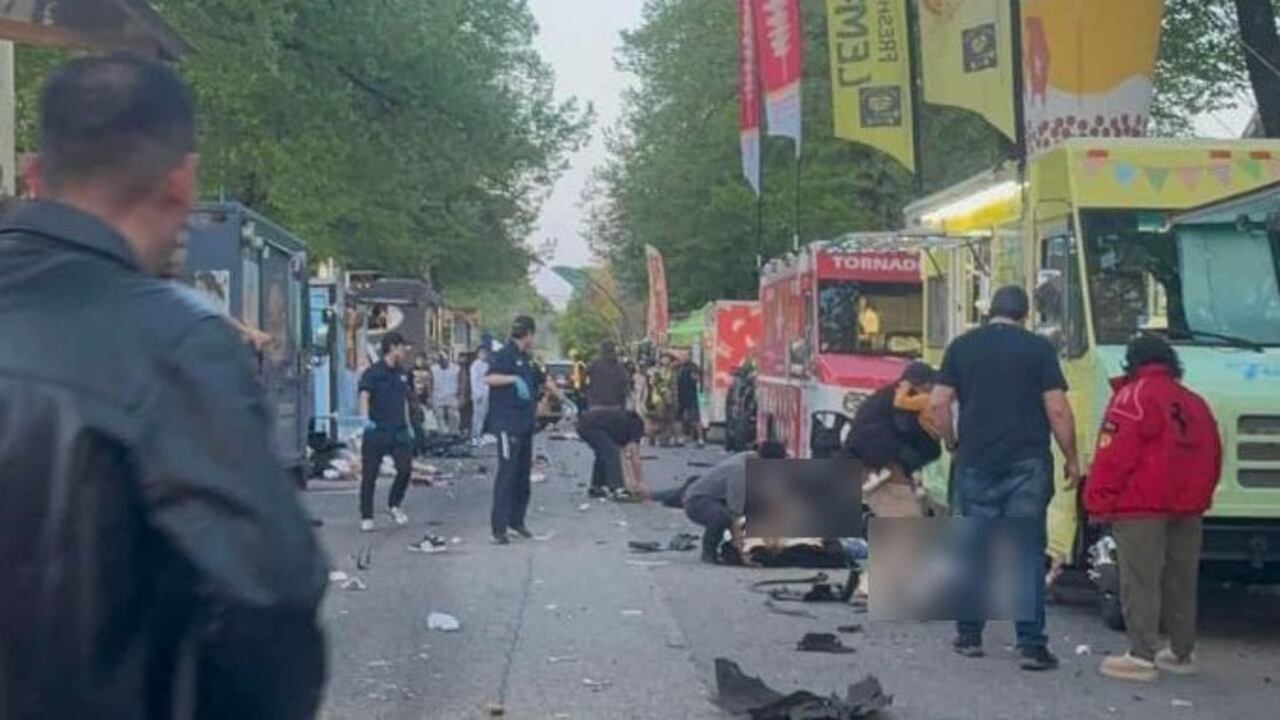 Un hombre de 30 años fue detenido y un portavoz indicó a los periodistas que el conductor era un “sospechoso solitario” conocido de los agentes.