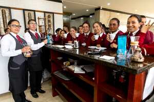 La entidad adelanta programas en educación, inserción laboral y generación de emprendimientos para fortalecer el protagonismo de los jóvenes en el desarrollo del país.