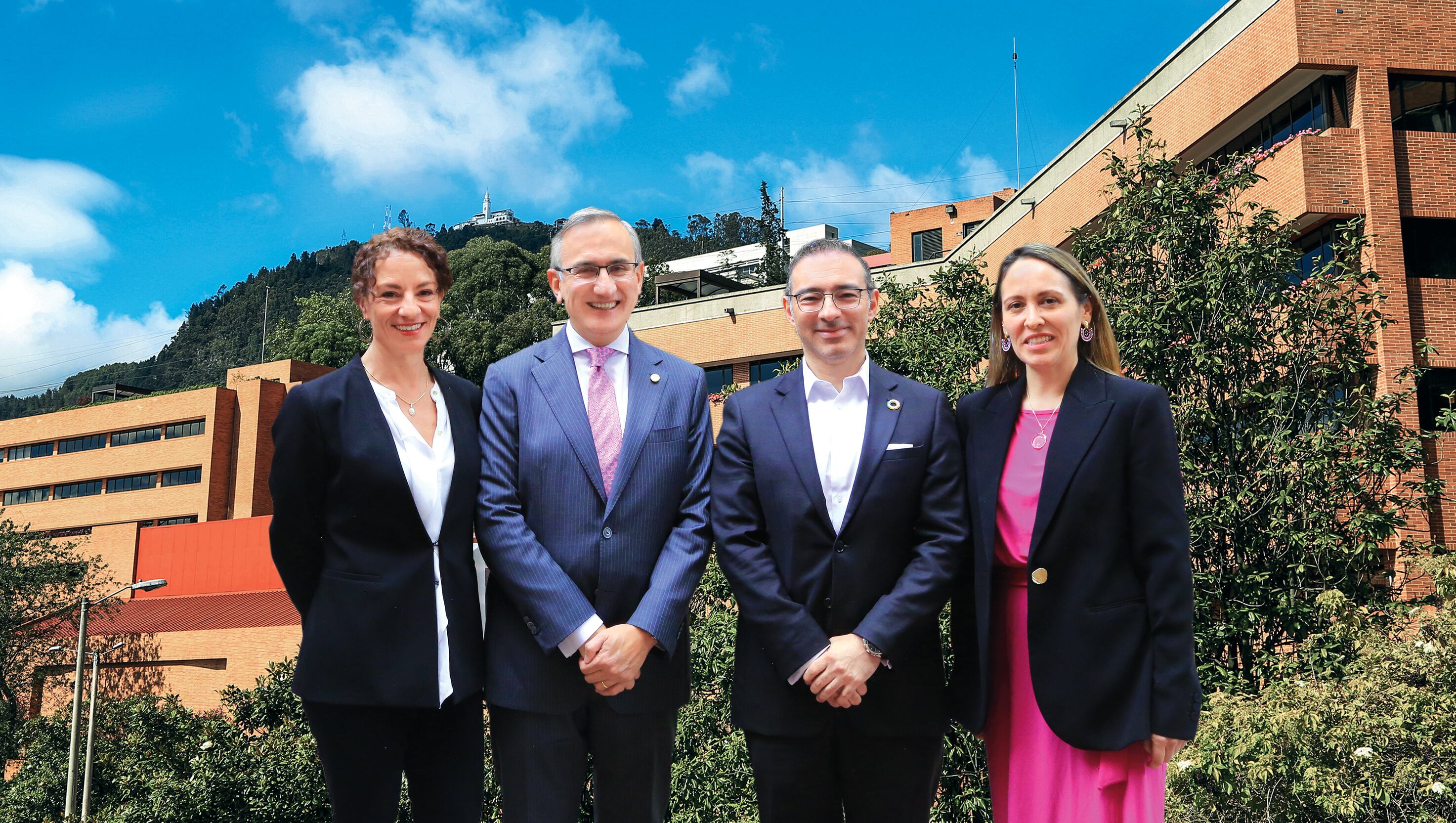 De izquierda a derecha: Claudia Romero Amaya, Rector Hernando Parra Nieto, Gustavo Adolfo Yepes López y Sylvia Patricia Fletscher Moreno.