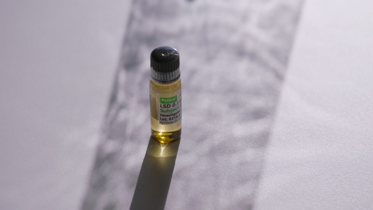 How to Change Your Mind. Cr. Courtesy of Netflix © 2022