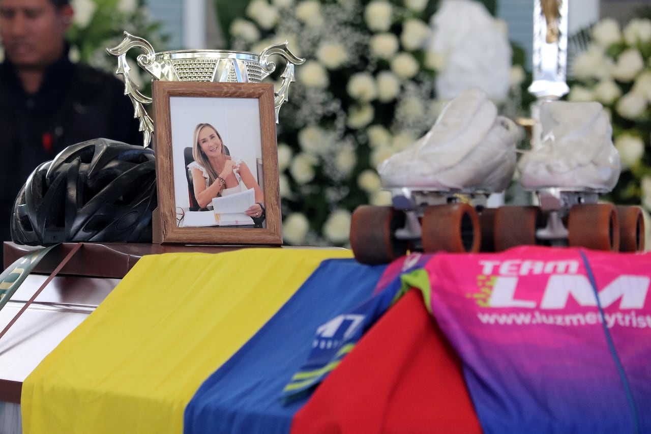 EN LE CENTRO DE EVENTOS LUZ MERY TRISTÁN SE CELEVRÓ EL FUNERAL DE LA EX CAMPONA MUNIDAL DE PATINAJE LUZ MERY TRISTÁN ASESINADA POR SU NOVIO. AL ACTO ASISTIERON SUS HIJOS.