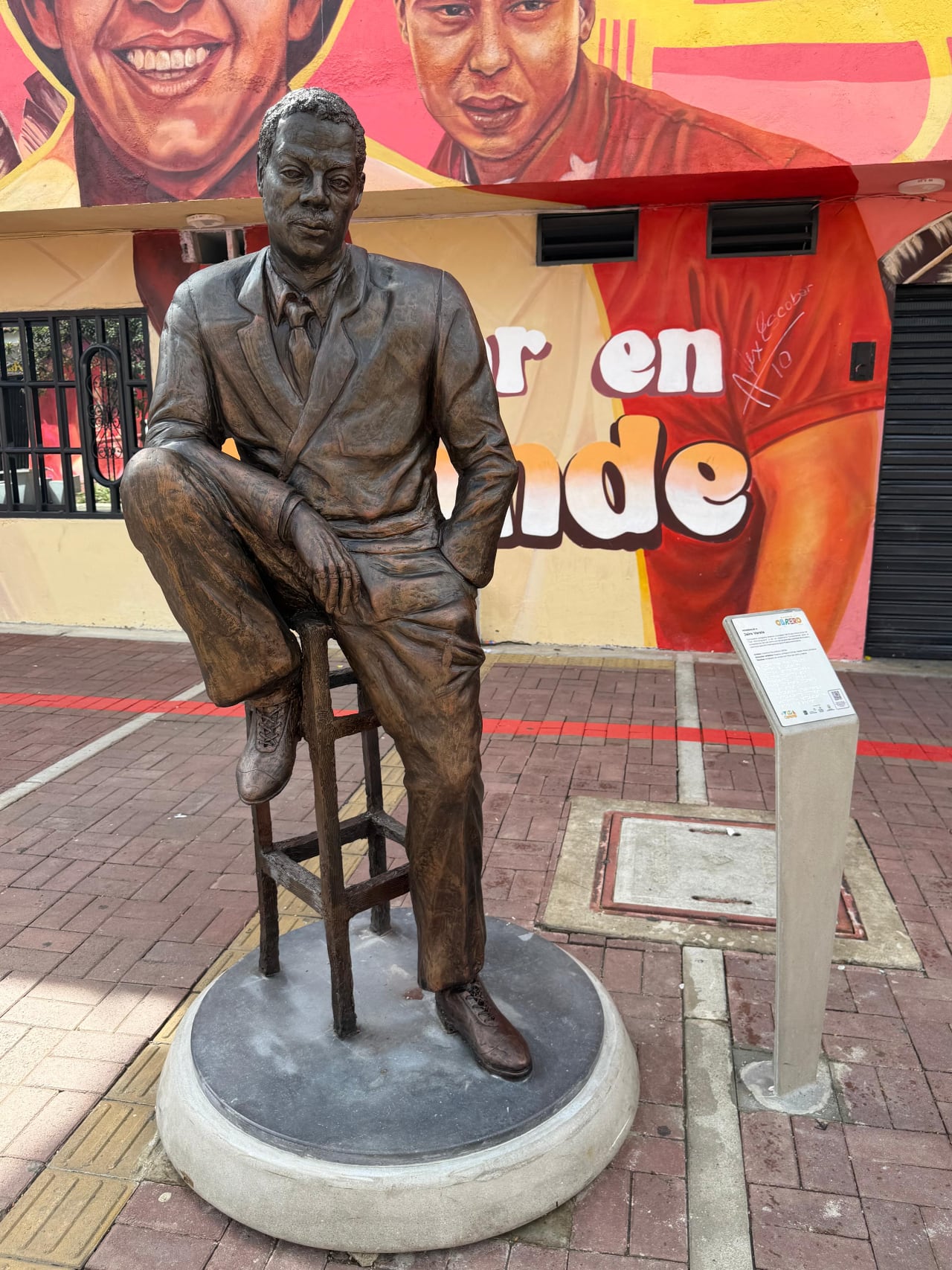 Jairo Varela en el barrio Obrero de Cali.