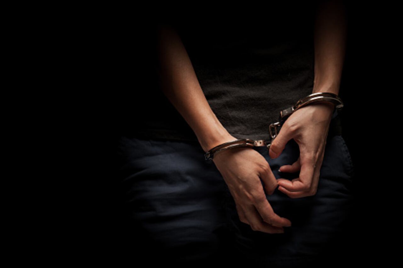 La detención de Tello se produjo horas después gracias a que quedó grabado en las cámaras de vigilancia de la zona y a que en el momento del procedimiento policial llevaba todavía la misma ropa cuando se presentó el hecho.