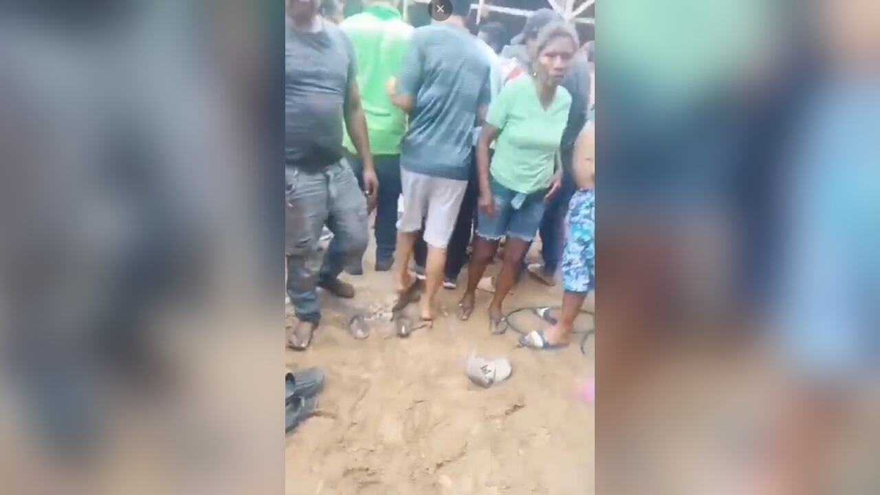 La tragedia se presentó cuando las personas se encontraban limpiando un tanque.