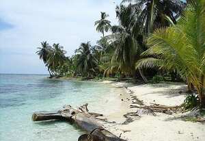 Parque Nacional Darién - Una cadena de montañas, selvas, bosques tropicales, ríos y pantanos que separan a Panamá de Colombia, sin caminos construidos. Para llegar es necesario contratar traslado en vehículos todo terreno.