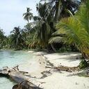 Parque Nacional Darién - Una cadena de montañas, selvas, bosques tropicales, ríos y pantanos que separan a Panamá de Colombia, sin caminos construidos. Para llegar es necesario contratar traslado en vehículos todo terreno.