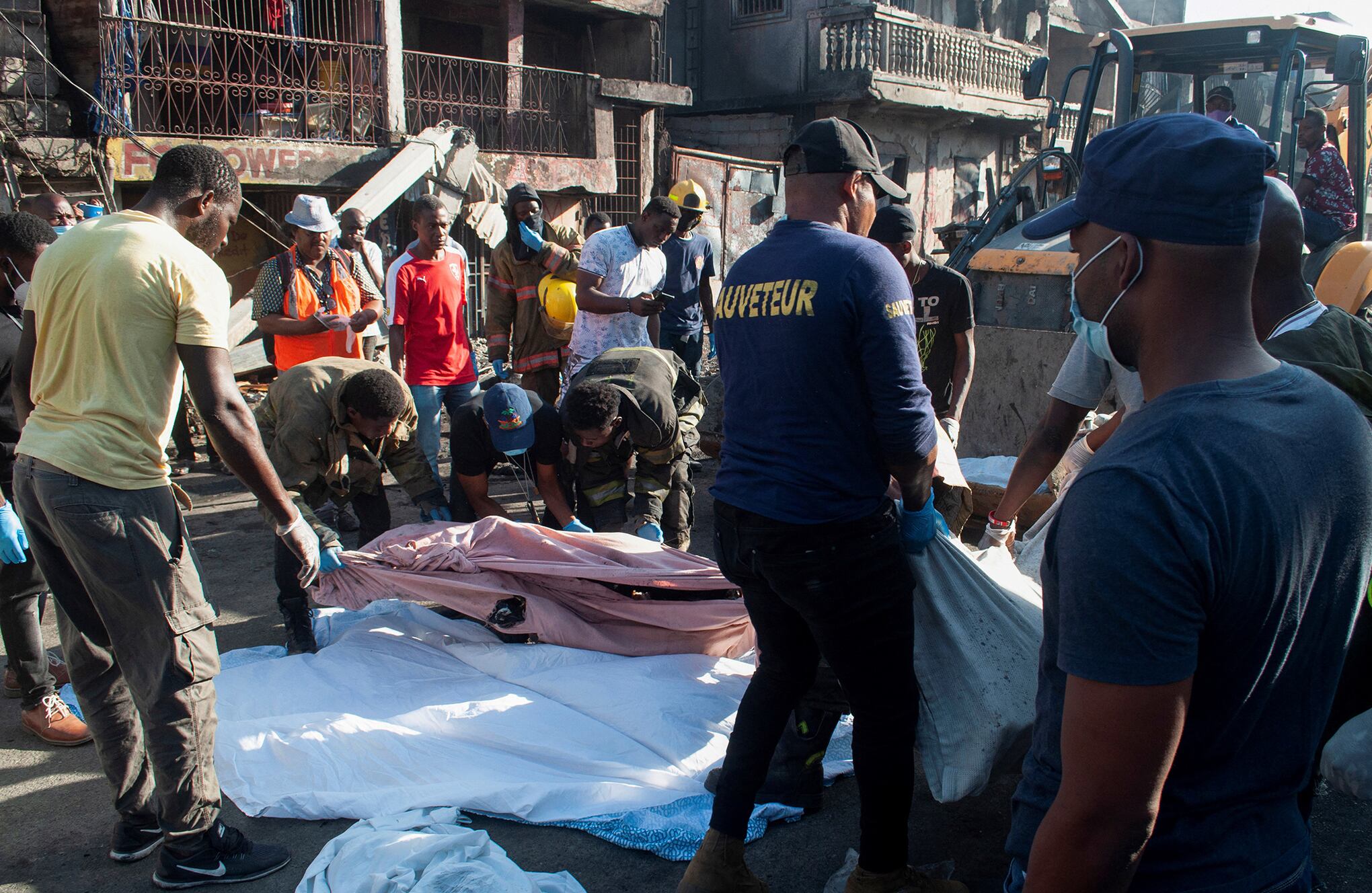 En Imágenes : Aumenta el número de muertos en la explosión de un camión en Haití