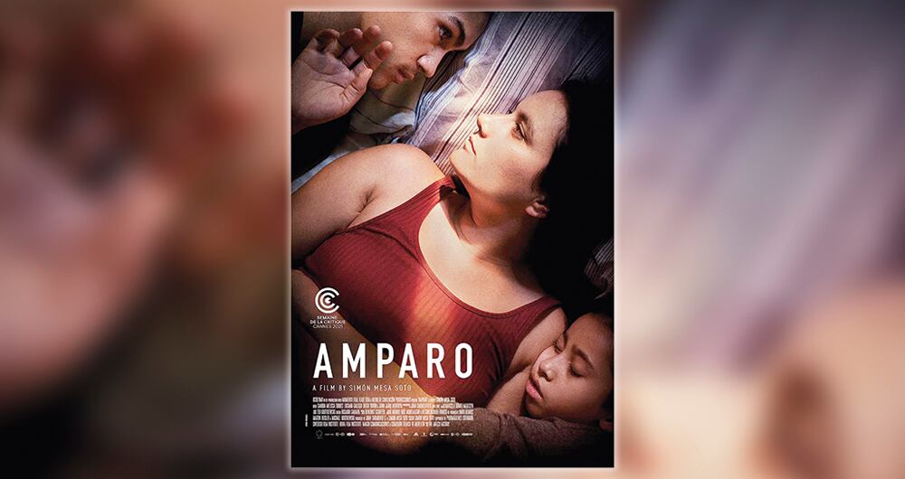 Amparo es esa mujer retada por todos, de quien todos quieren aprovecharse, de quien se ríen por la situación que enfrenta, especialmente las autoridades.