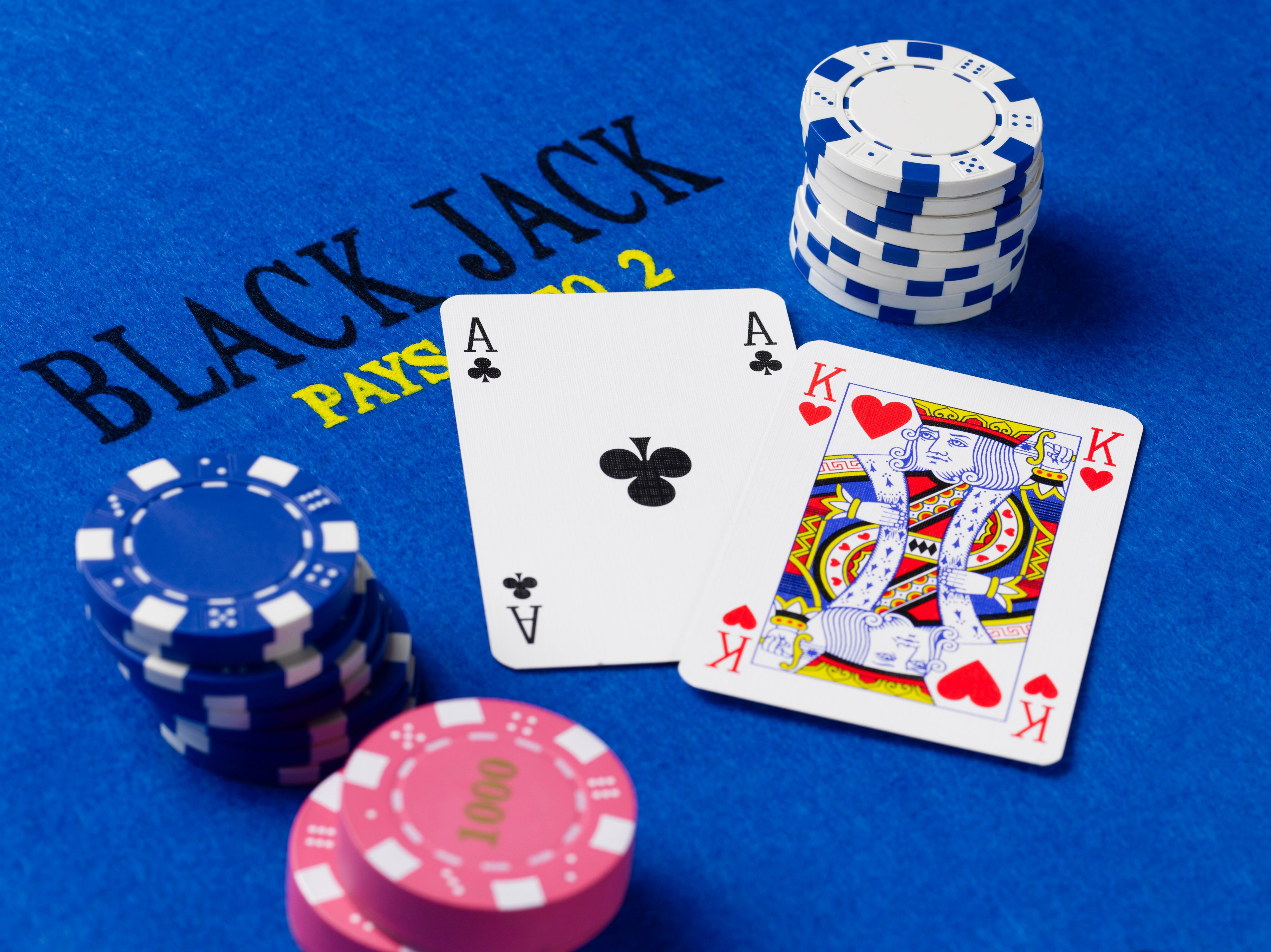 Los casinos son lugares sociales donde las personas pueden reunirse, interactuar y compartir experiencias.