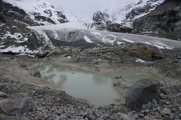 En el sur y el este de Suiza, los glaciares se derritieron casi tanto como durante el año 2022, que marcó un récord.