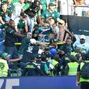 Disturbios en el partido Deportivo Cali vs Patriotas, Hinchas se ingresaron a la cancha. foto Raúl Palacios