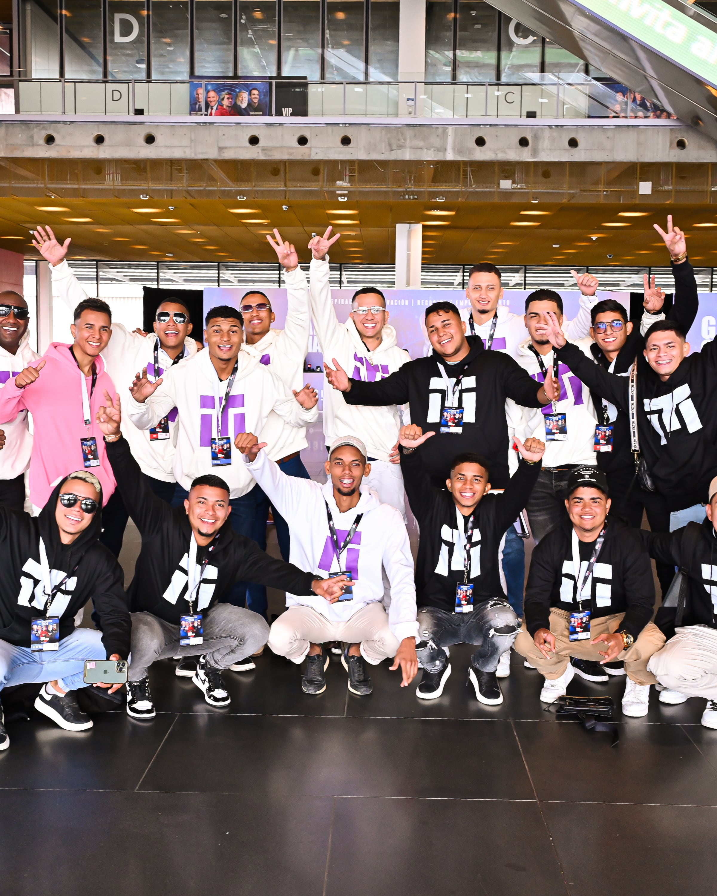 El emprendimiento genera cultura, hace que las personas se den cuenta que las ideas con un plan, con ganas, mentalidad, con un buen equipo de trabajo, determinación y una buena estructura pueden hacerse realidad.