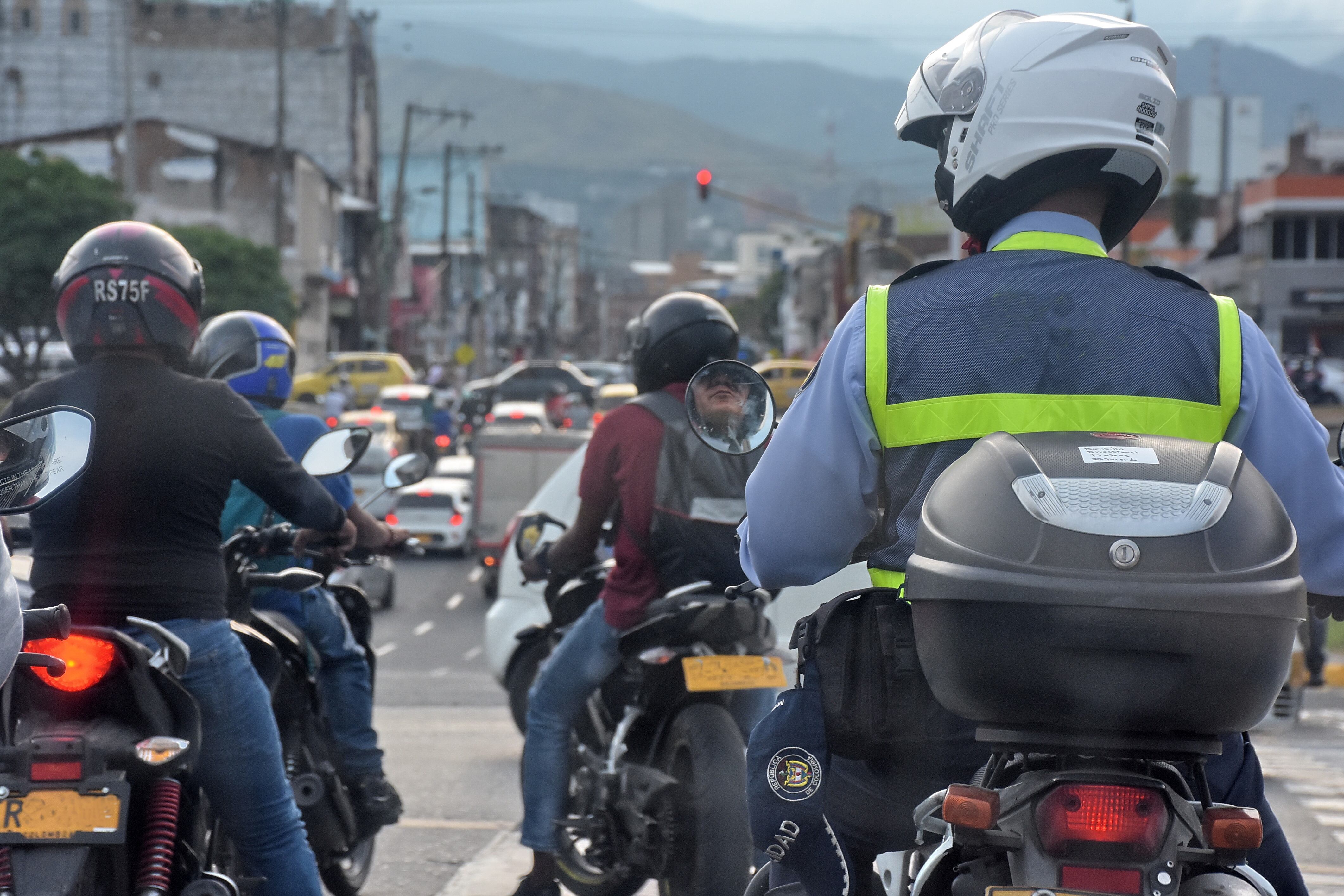 Ahora en Cali se podrán interponer multas de tránsito con videos aficionados grabados por la ciudadanía y subidos a redes sociales. Así lo sostiene una circular del Ministerio de Transporte.