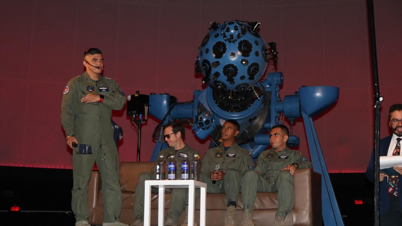 Fuerza Aérea Colombiana se prepara para ir al espacio en 2030