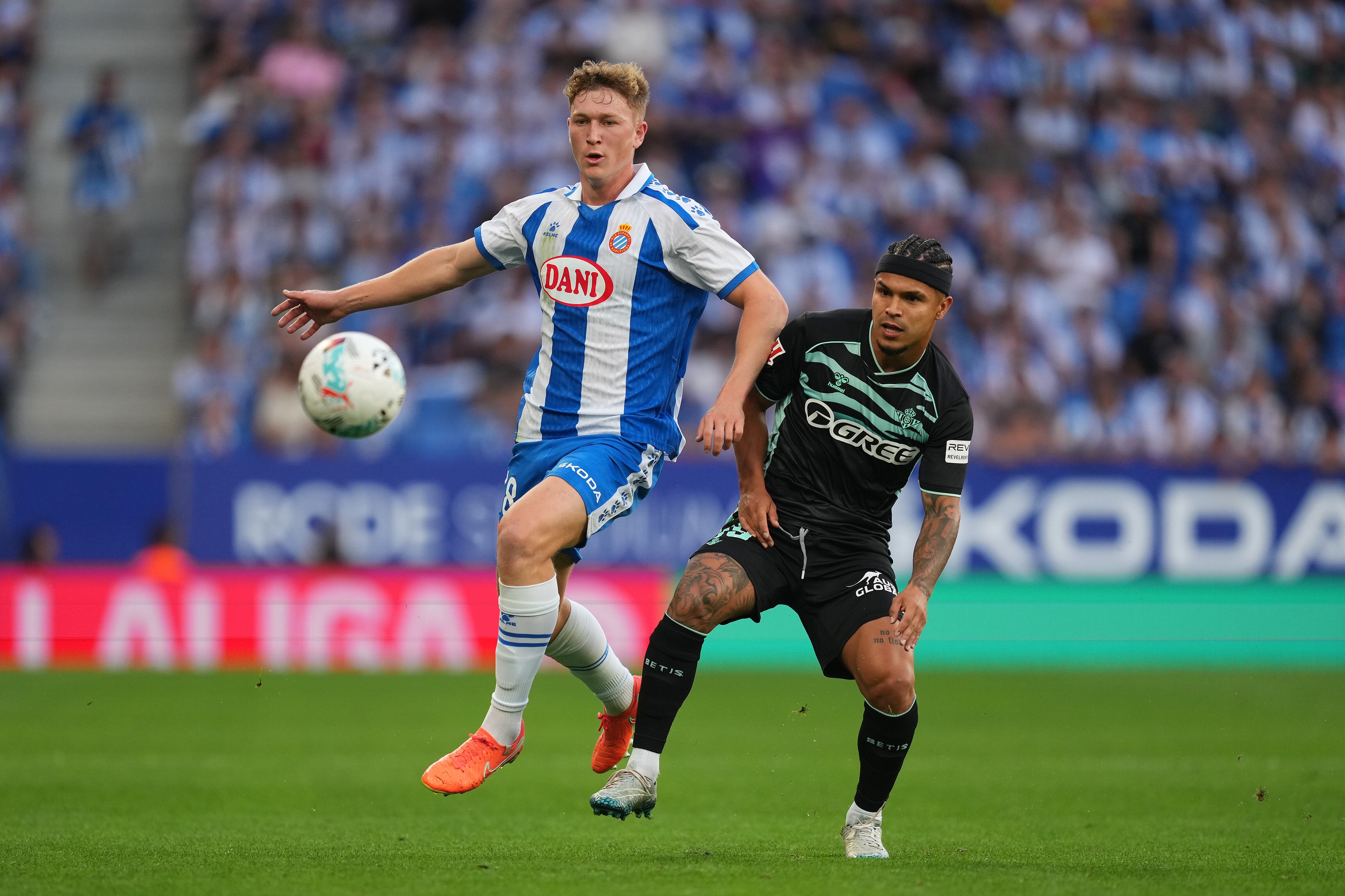 Cucho Hernández en acción ante Espanyol.