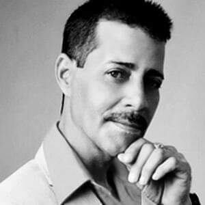 Cantante Héctor Rey