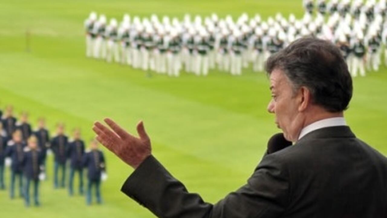 El presidente Juan Manuel Santos, durante la ceremonia de graduación de nuevos oficiales del Ejército.