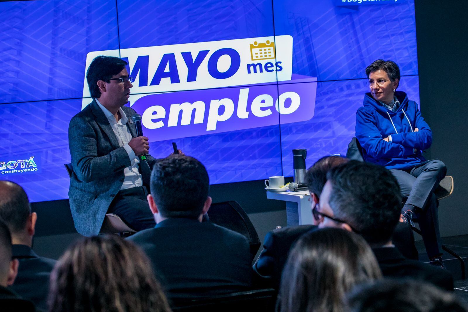 La alcaldesa Claudia López y el secretario de Desarrollo Económico, Alfredo Bateman, hicieron el lanzamiento de la unidad móvil.