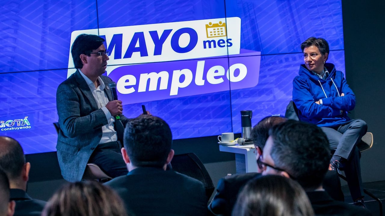 La alcaldesa Claudia López y el secretario de Desarrollo Económico, Alfredo Bateman, hicieron el lanzamiento de la unidad móvil.