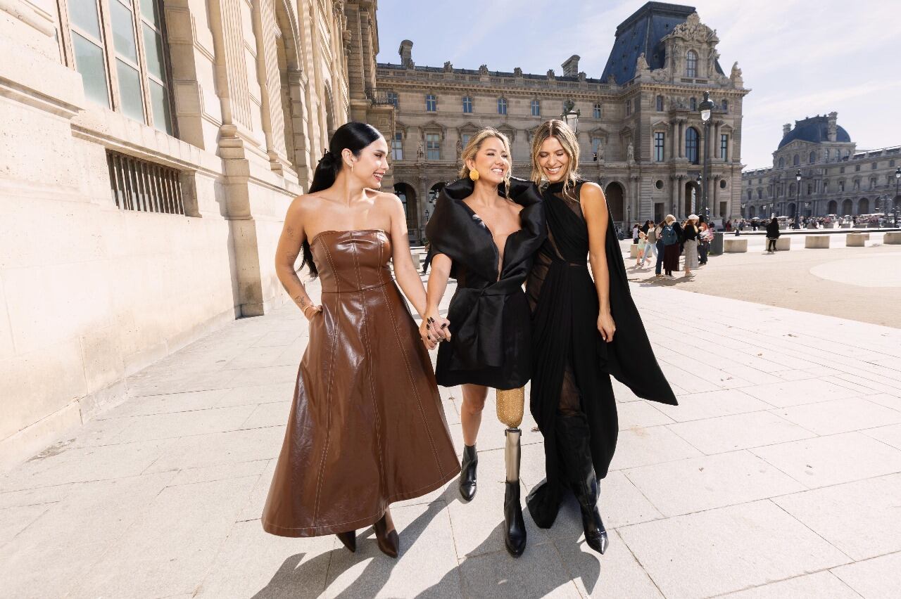 La modelo y presentadora Daniella Álvarez volvió a representar a Colombia en Le Défilé 2025 de L’Oréal Paris el pasado 29 de septiembre en una de las pasarelas más emblemáticas del mundo, celebrada en el marco de la Semana de la Moda en París.