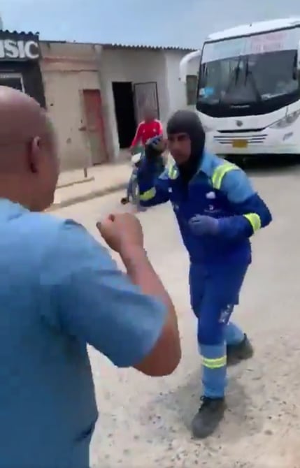 La pelea se habría originado porque el funcionario habría cortado la luz al consultorio, pese a que el servicio ya estaba pago.