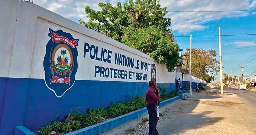 Los colombianos detenidos permanecen en la sede central de la Policía Nacional de Haití, en Puerto Príncipe (Foto: Salud Hernández-Mora)