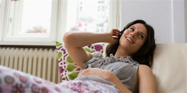 Esta función ajusta la calidad de audio tanto para el altavoz integrado como para los auriculares.