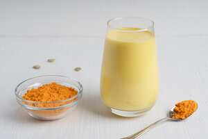 Leche dorada a base de cúrcuma