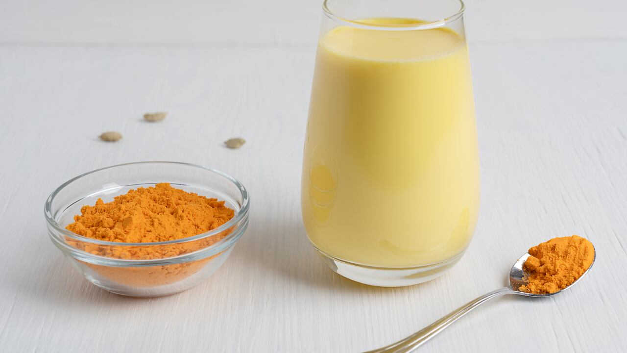 La cúrcuma es una buena aliada para desintoxicar el cuerpo.