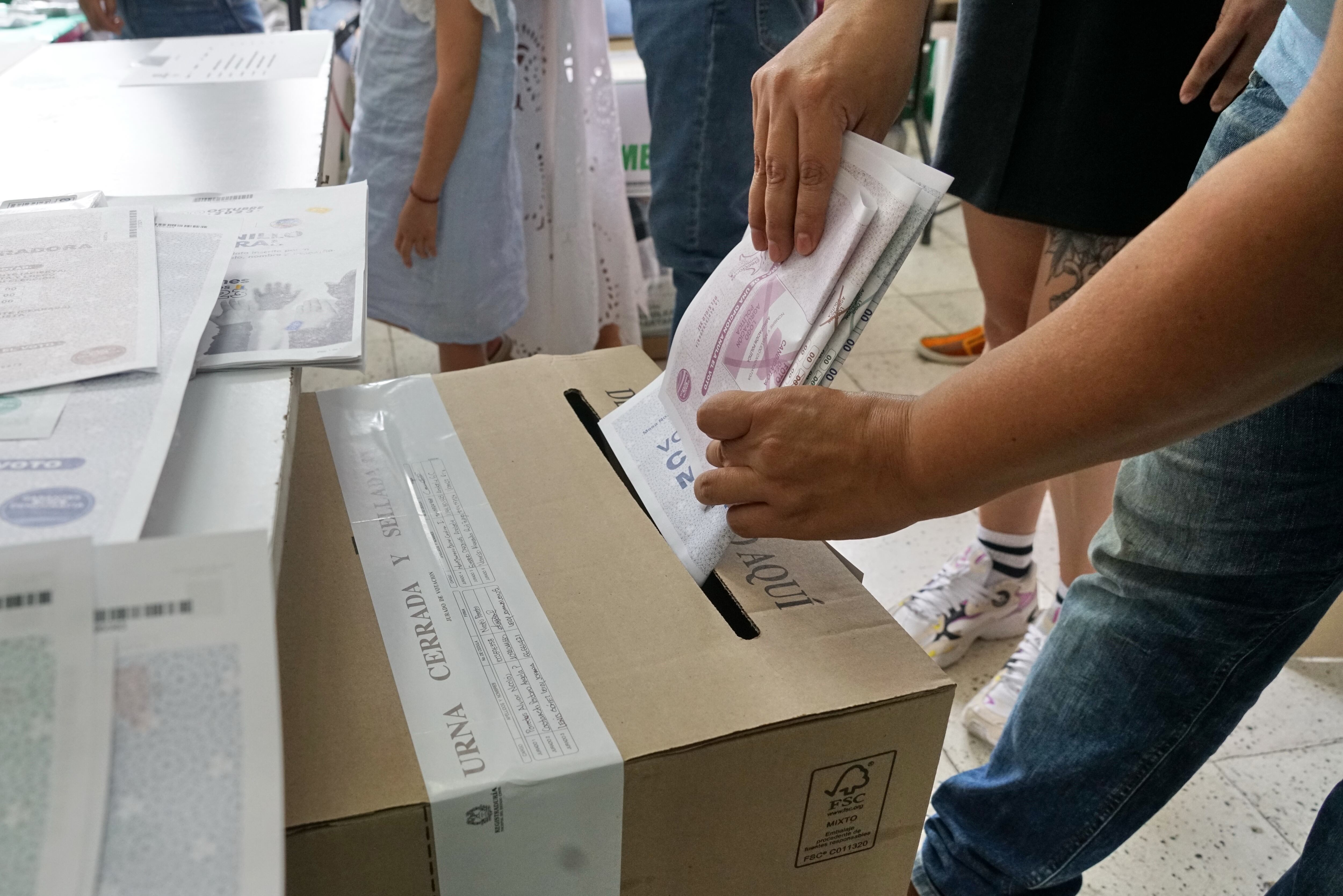 Elecciones 2023 en Cali, Valle del Cauca. Los colombianos salen a votar por sus candidatos