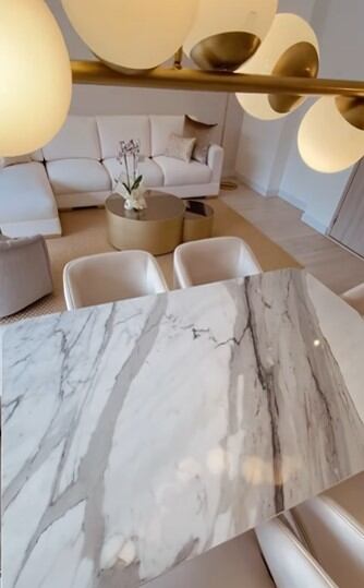 Daniella Álvarez dejó ver la remodelación de su sala y comedor