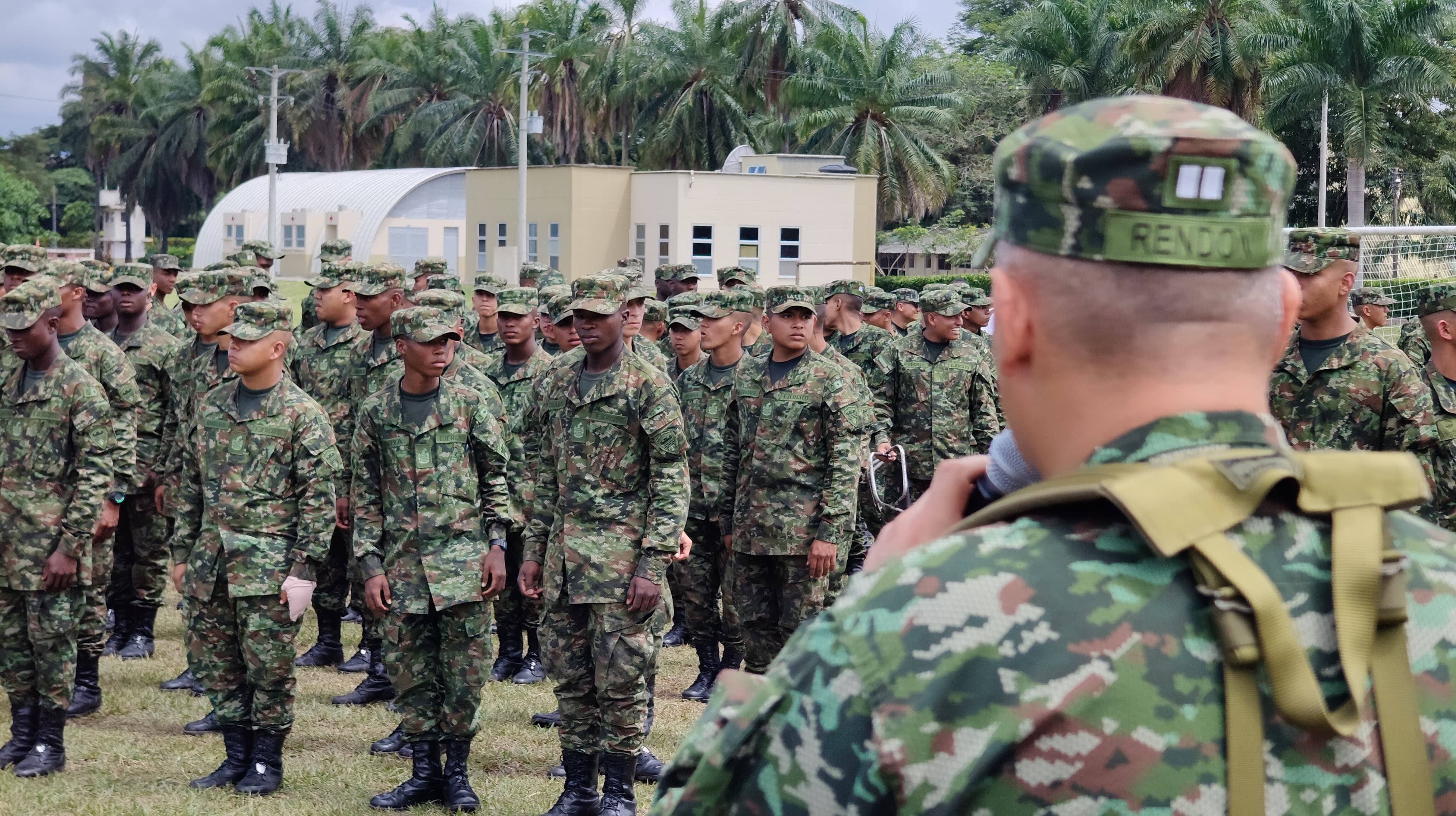 Las Fuerzas Militares de Colombia cuentan con más de 223.150 miembros activos al servicio del país.
