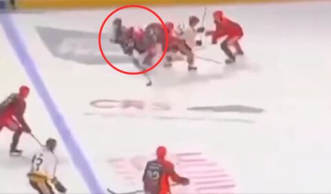 Adam Johnson falleció en la NHL