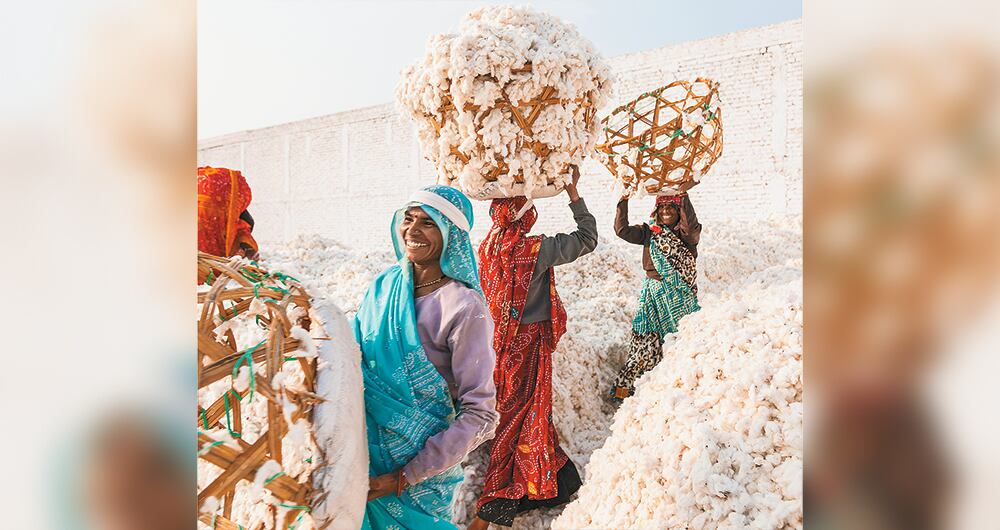 Blanca es la sabiduría y la paz, la diosa Saraswati viste siempre un traje de algodón blanco