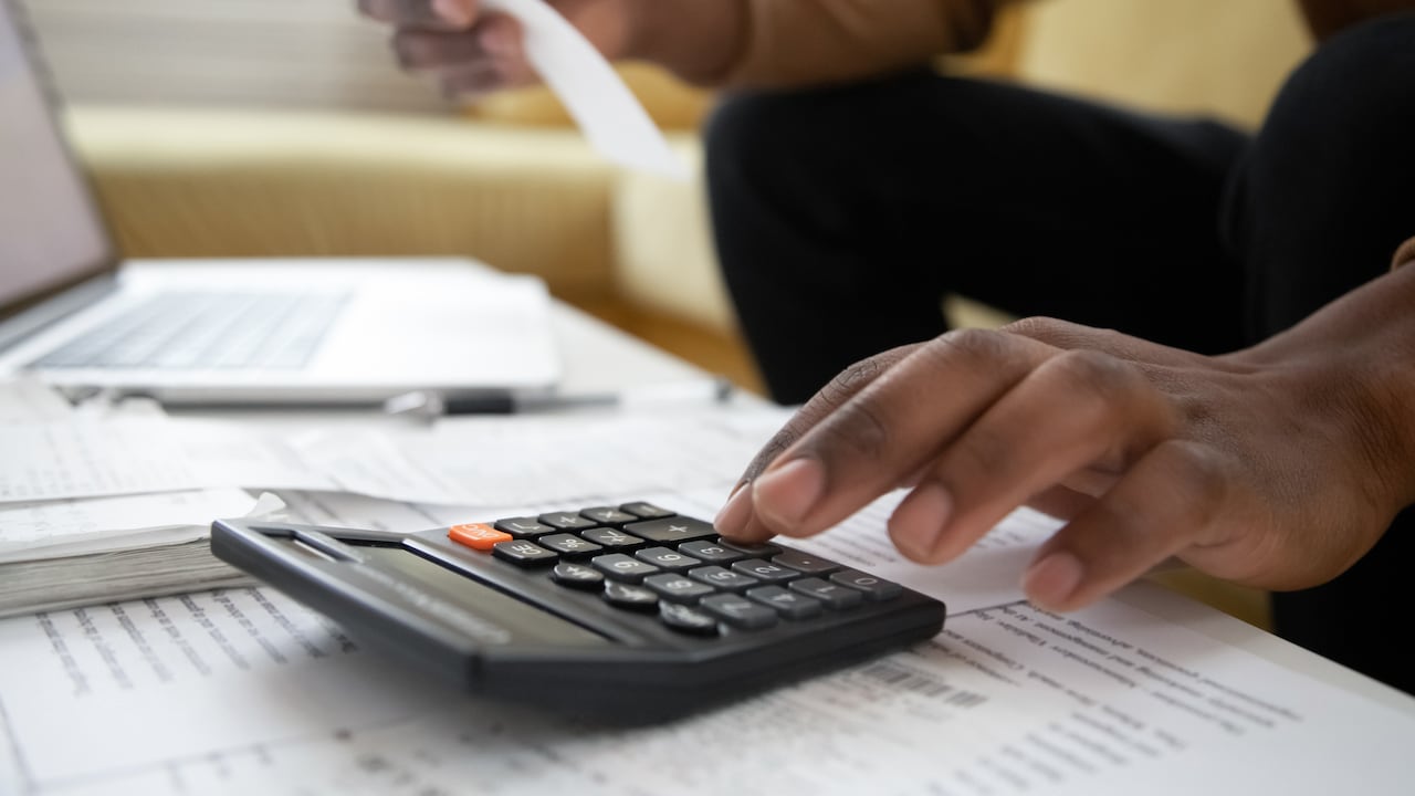 Se estima que 3,4 millones de trabajadores formales devengan la remuneración mínima en el país y muchos tendrán que hacer malabares para que les rinda su dinero.