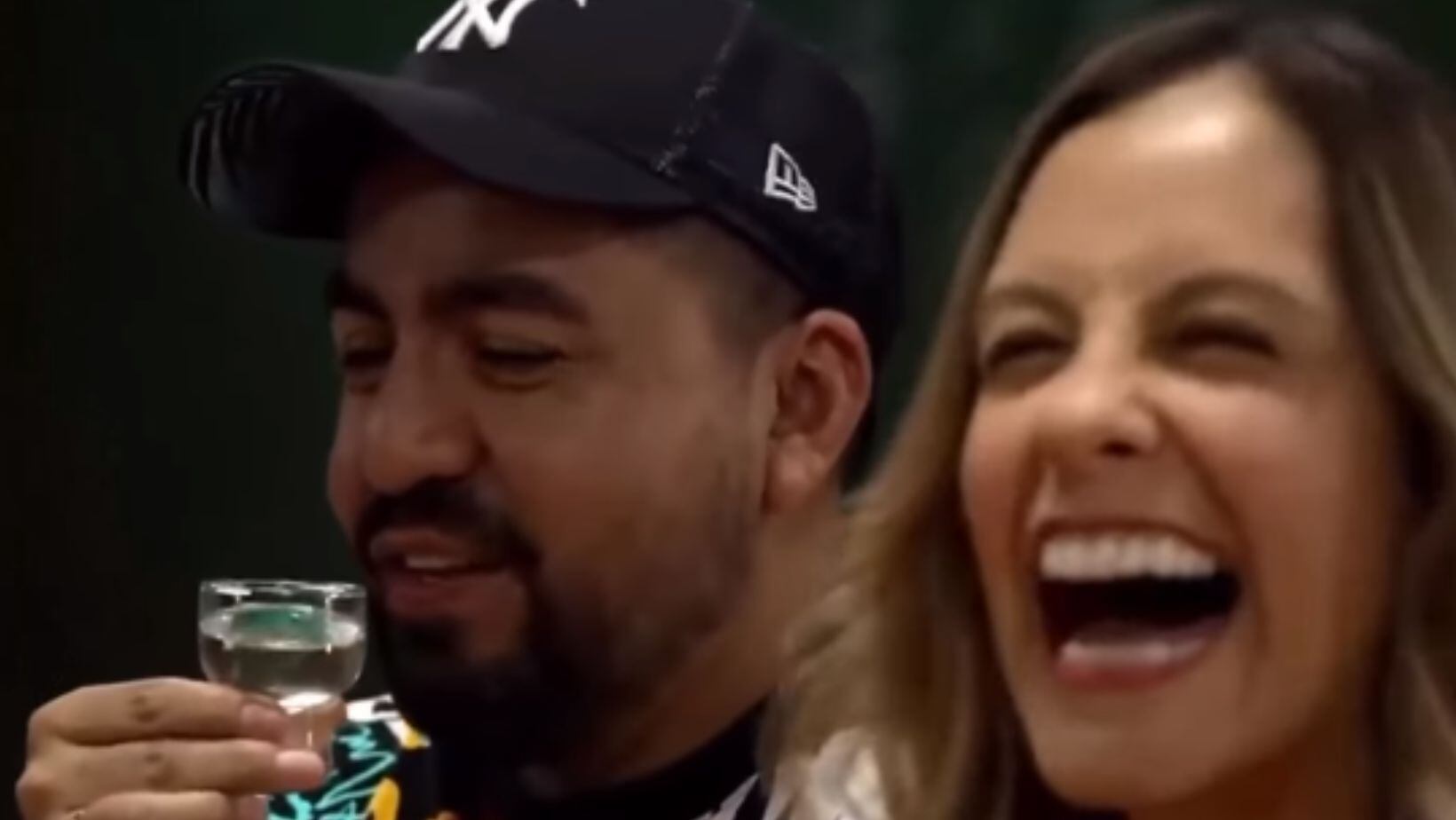 Laura Acuña y Jhovanoty en 'La vuelta al mundo en 80 risas'