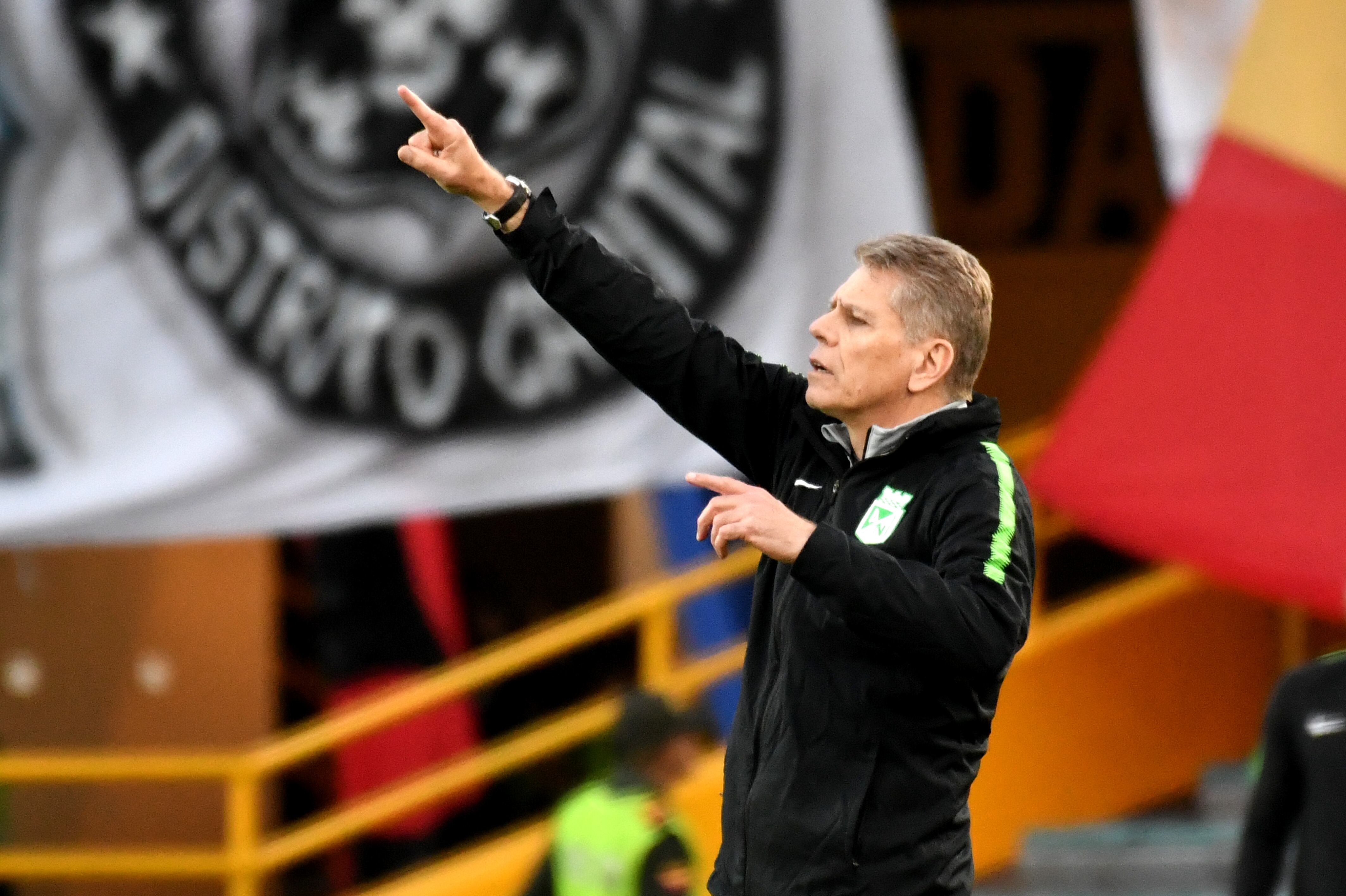 BOGOTA, COLOMBIA - MARCH 09: Paulo Autuori coach of Atletico Nacional gestures during a match between Millonarios and Atlético Nacional as part of Liga Aguila 2019 at Estadio Nemesio Camacho on March 09, 2019 in Bogota, Colombia. (Photo by Luis Ramirez/Vizzor Image/Getty Images)