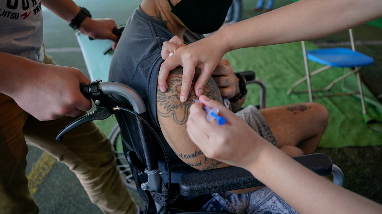 Así afecta la variable delta a las personas ya vacunadas contra el coronavirus