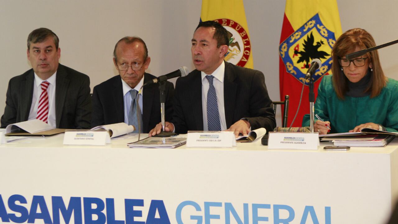 Los pagos por dividendos se realizarán en dos cuotas: el primero el 25 de junio de 2015 por $597.043 millones y el segundo, el 28 de octubre de 2015, por $503.830 millones.