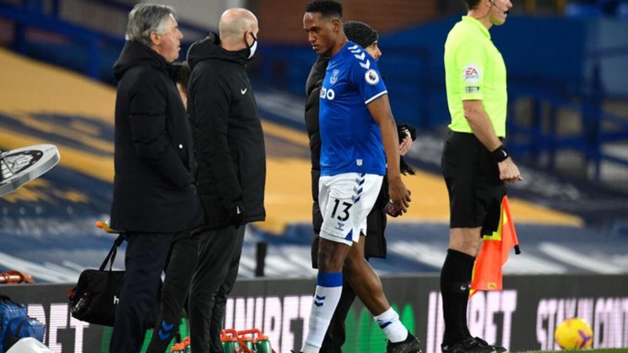 Tarde negra para el Everton: Mina lesionado y James suplente, en la derrota con el Manchester City