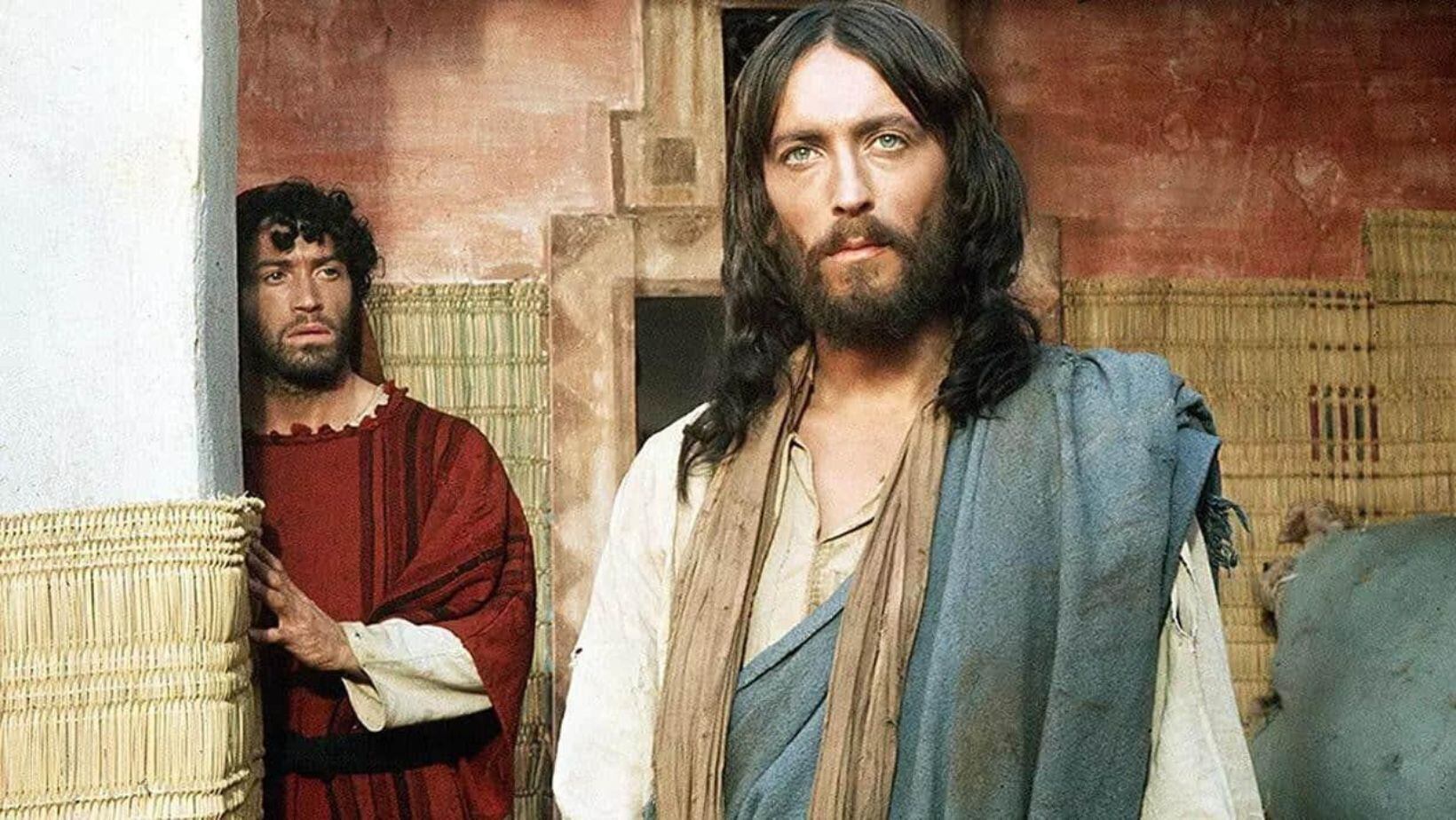 El reconocido actor que casi muere interpretando a Jesús en una de sus más recordadas adaptaciones