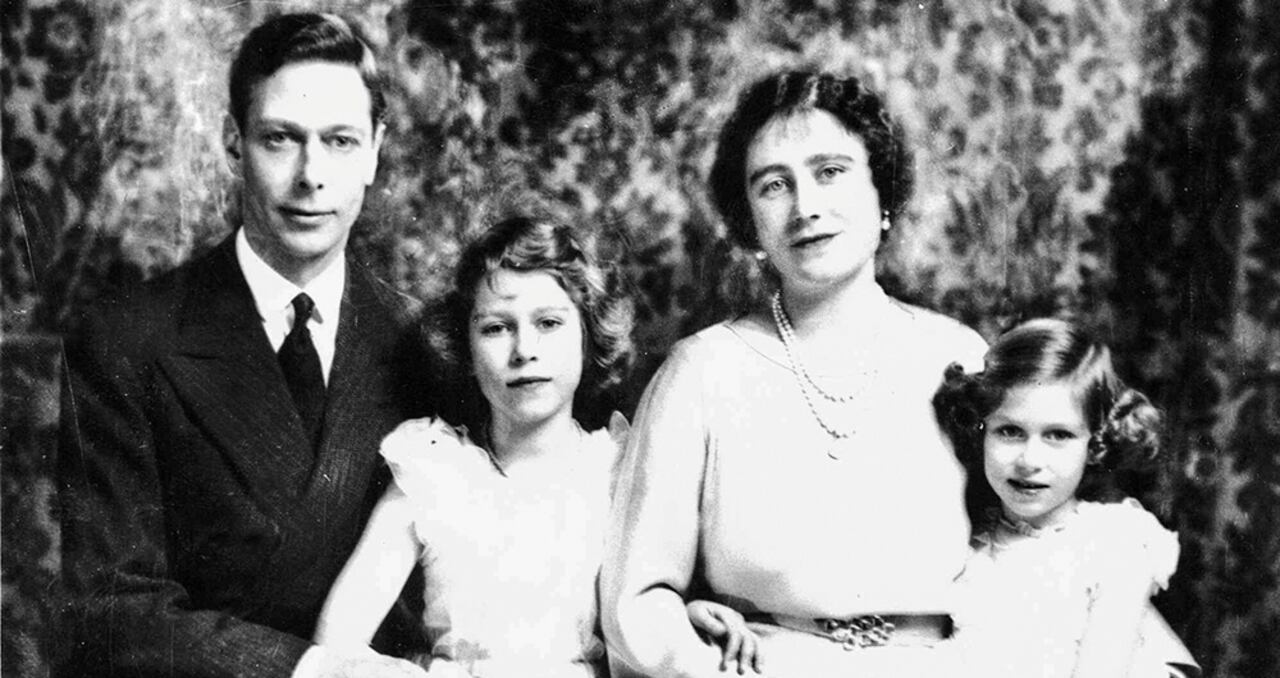 El entonces duque de York se conformaba con que a Isabel II y a Margarita les enseñaran a escribir correctamente, en tanto que su esposa no participaba para nada en su educación.