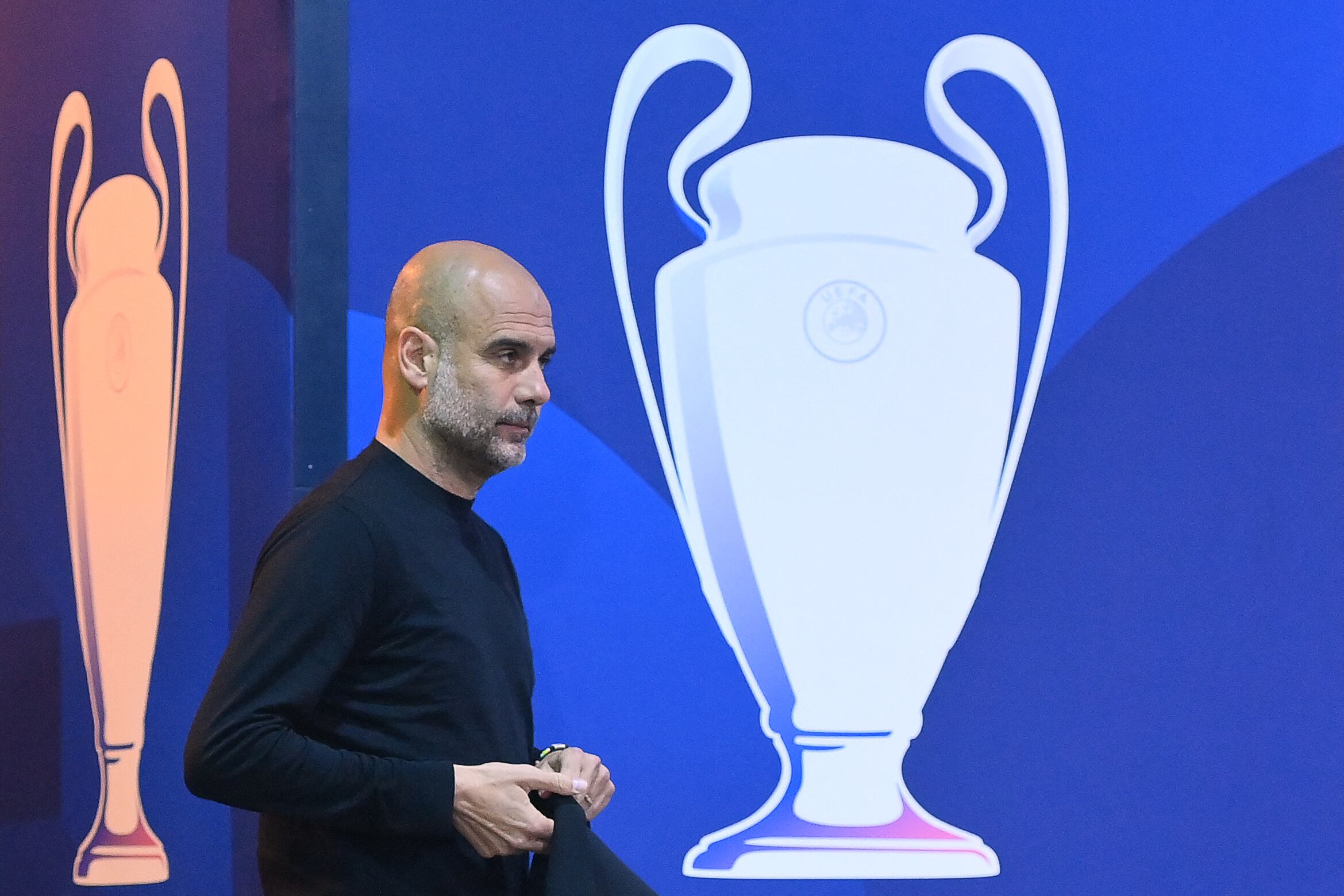 Pep Guardiola llegando a la final de la Champions League 2023, en Estambúl.