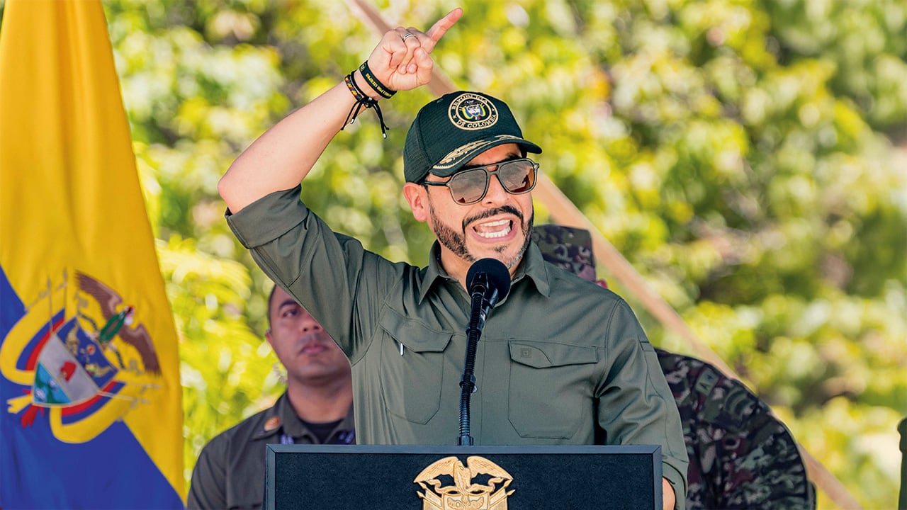 El presidente Abelardo De La Espriella ordenó la ejecución de la operación aérea tras recibir la confirmación de las coordenadas exactas del campamento por parte de la fuerza pública y agencias internacionales.