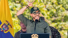 El presidente Abelardo De La Espriella ordenó la ejecución de la operación aérea tras recibir la confirmación de las coordenadas exactas del campamento por parte de la fuerza pública y agencias internacionales.