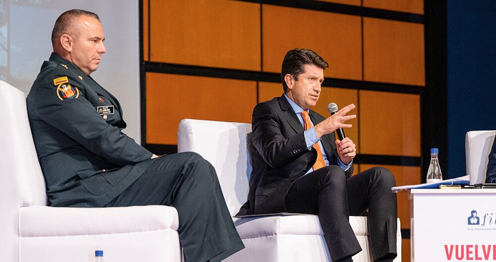 Diego Molano Aponte es un administrador de empresas y político colombiano. Se desempeña como Ministro de Defensa Nacional de Colombia.​