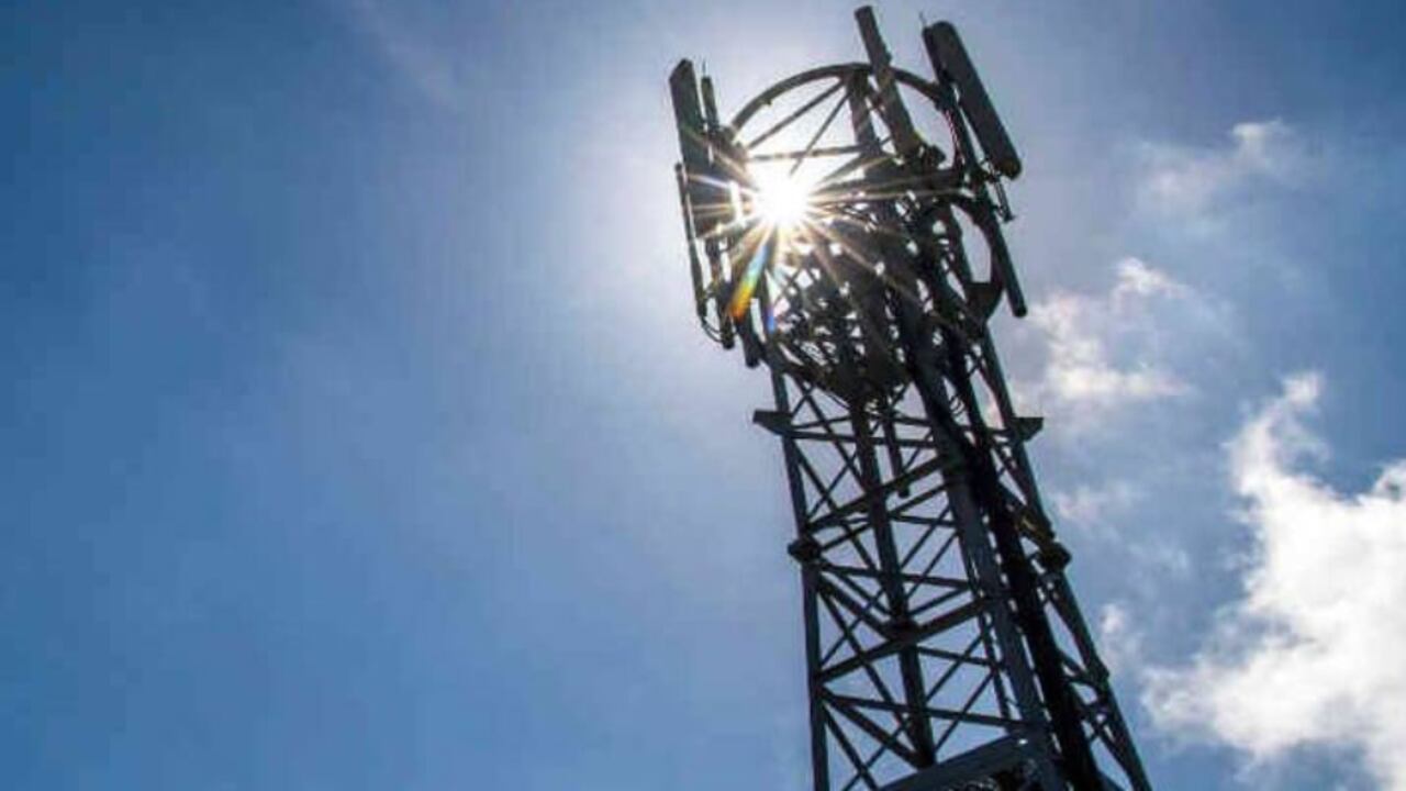 La nueva categoría llamada banda media alta permite el uso de espectro en la banda de 3.5 GHz.