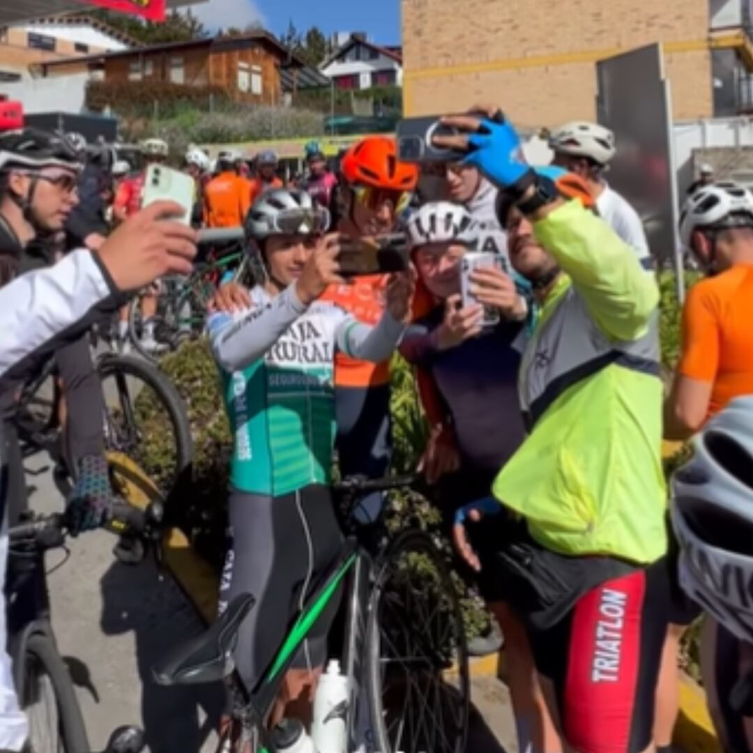 Egan Bernal estuvo en Bogotá realizando el ascenso al Alto de Patios.