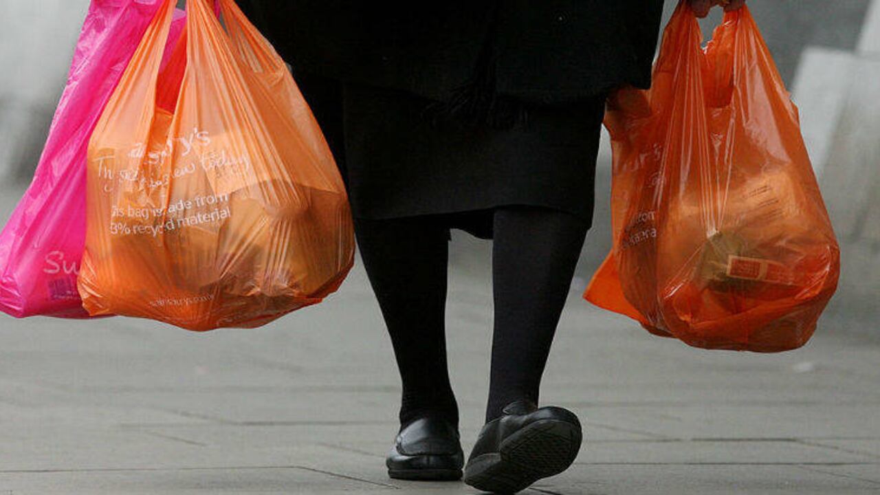 En la actualidad se entregan casi 10 millones de bolsas plásticas por minuto en el mundo, según el representante Juan Carlos Losada